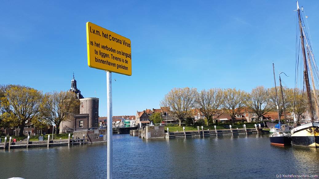 Auch Stadthäfen, wie hier in Enkhuizen am IJsselmeer, öffnen wieder für Passanten. aber es gibt strenge Regeln.