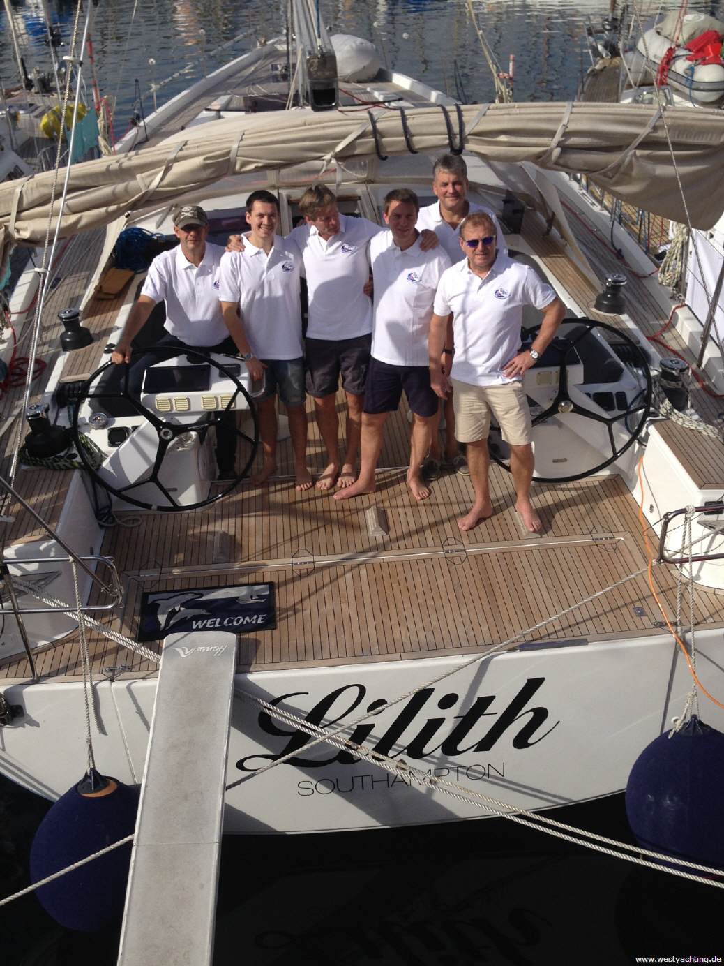 Dirk Neukirchen vom Düsseldorfer Yacht-Club (DYC, rechts) vor dem Start zur ARC 2015mit seiner Crew auf der "Lilith", eine Hanse 575 - (C) www.westyachting.de