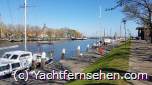 Der Stadthafen von Enkhuizen am IJsselmeer in Corona-Zeiten. Päcken sind verboten