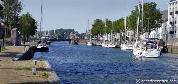 Hellevoetsluis, historical harbour, The Netherlands - (c) by Yachtfernsehen.com