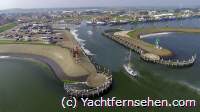 Oudeschild, Texel: Hafeneinfahrt aus der Luft.